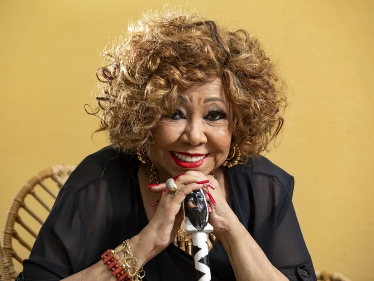 Foto de Alcione, artista de MPB/Samba