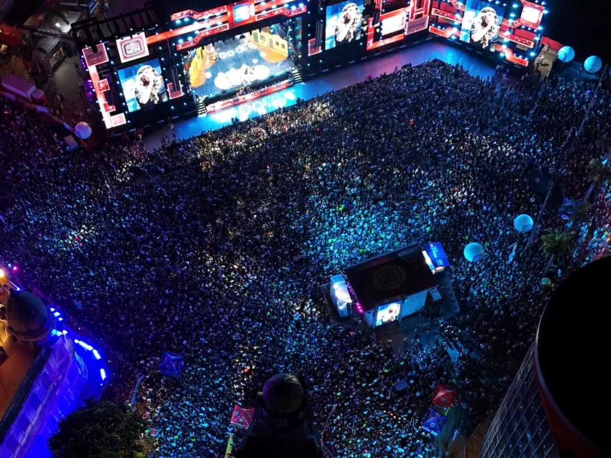 Imagem da notícia: Carnaval Recife 2026: Programação Completa desta Sexta-feira (13) | Marco Zero e Polos