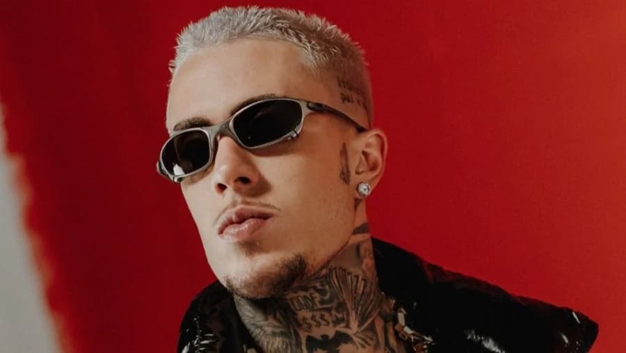 Imagem da notícia: MC Livinho na Festa Voa B4F 10 Anos em Porto Alegre: Despedida Gaúcha